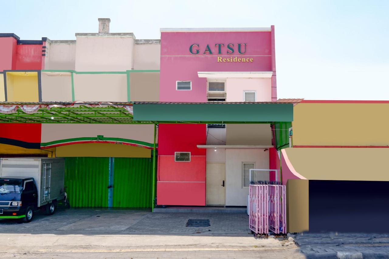 Oyo 1815 Gatsu Residence Семаранг Екстер'єр фото
