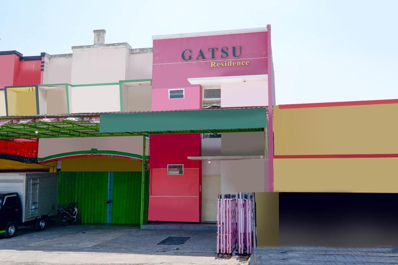 Oyo 1815 Gatsu Residence Семаранг Екстер'єр фото