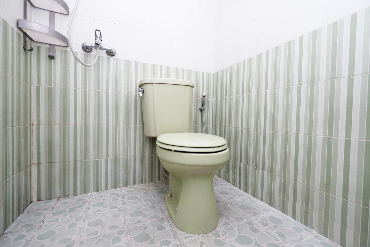 Oyo 1815 Gatsu Residence Семаранг Екстер'єр фото