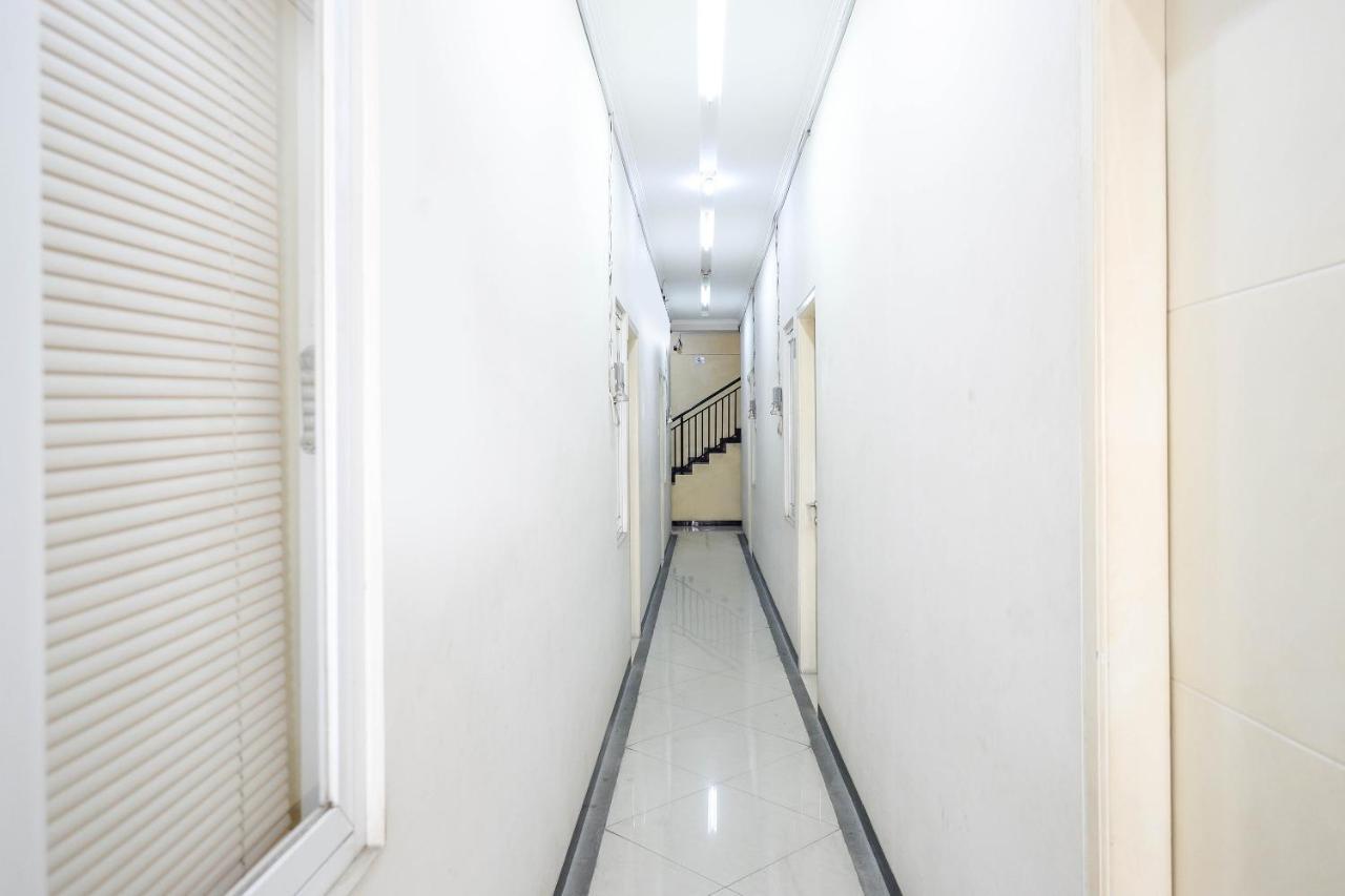 Oyo 1815 Gatsu Residence Семаранг Екстер'єр фото